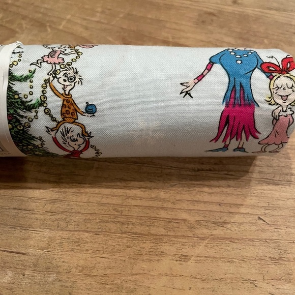 NWT JoAnn Dr. Seuss Grinch 1 yard cotton 
Holiday Christmas quilt sewing crafts - Picture 2 of 6